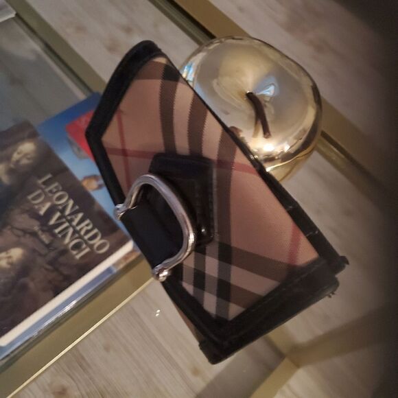 AUTHENTIC VINTAGE BURBERRY WALLET BIFOLD WALLET (MINOR FLAW) - Picture 5 of 5